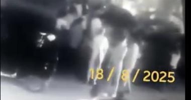 كشف ملابسات فيديو تضمن اعتداء أشخاص على آخر وإحداث تلفيات بسيارته فى القاهرة كشف ملابسات فيديو بمواقع التواصل الإجتماعى لقيام بعض الأشخاص بالتعدى على آخر