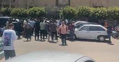 شاهد أهالى الشرقية يشيعون ضحايا عقار شارع مولد النبى فى مواكب جنائزية حزينة