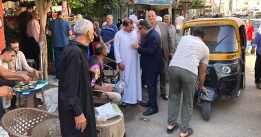 محافظ الدقهلية يشدد على حسن استقبال المرضى ويوجه بحل أزمات مياه الصرف الصحى