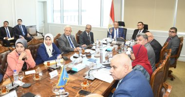 وزير الإسكان يستقبل محافظ بورسعيد لبحث ملفات العمل والتعاون المشترك