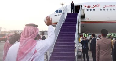 الرئيس السيسى يعود إلى أرض الوطن