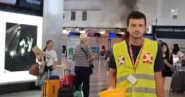 شاب يشعل النار فى احد مكاتب التسجيل بمطار ايطالى