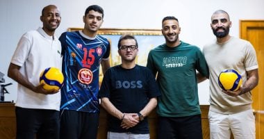 نيوز برو : 
                                            عبد الله عبد السلام وأحمد صلاح وأحمد سعيد يواصلون التحدى فى طائرة السويحلى
                                        