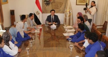 وزير الثقافة يستقبل وفدا من الموهوبين ببرنامج اكتشاف الأبطال من قرى حياة كريمة جانب من اللقاء