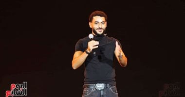 خالد على شقيق ويجز يقدم عددا من أغانيه بفقرته خلال حفل مهرجان العلمين.. صور شقيق ويجز خالد على