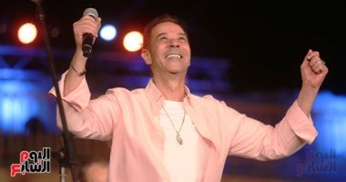 مدحت صالح يتألق بغناء حبيبى يا عاشق وزى المليونيرات بحفله فى مهرجان القلعة