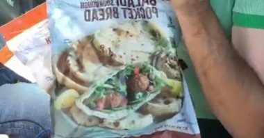 عيش التموين راح أمريكا.. مصري يكشف رحلة الرغيف البلدي من أم الدنيا لنيويورك