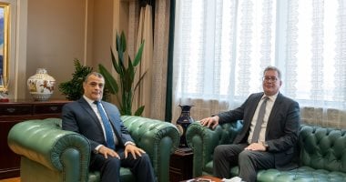 وزيرا "الإنتاج الحربى" و"البترول" يبحثان سبل تعزيز التعاون المشترك المهندس محمد صلاح الدين مصطفى وزير الدولة للإنتاج الحربي