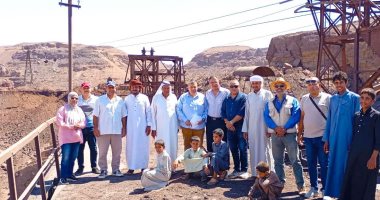 لجنة أثرية تعاين مسار التليفريك التاريخى بمنطقة أم بجمة في أبو زنيمة لتطويره لجنة أثرية تعاين مسار التليفريك التاريخى بمنطقة أم بجمة