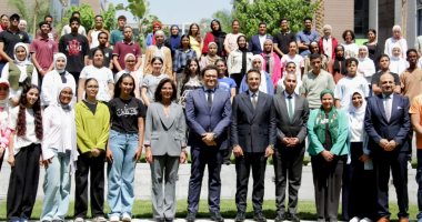 وزير الثقافة يلتقي شباب الدفعة الأولى من البرنامج الرئاسي لتأهيل النشء للقيادة