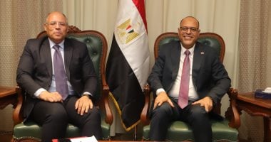 وزير العمل يستقبل سفير مصر بالكويت لبحث التعاون فى الملفات ذات اهتمام مُشترك وزير العمل يستقبل سفير مصر فى الكويت