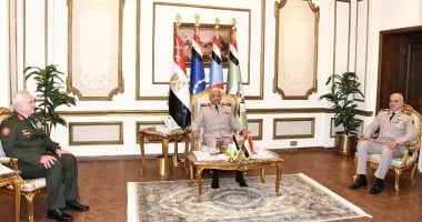 وزير الدفاع ورئيس الأركان يلتقيان رئيس هيئة الأركان المشتركة للقوات المسلحة الأردنية الفريق أول عبد المجيد صقر القائد العام للقوات المسلحة وزير الدفاع والإنتاج الحربى