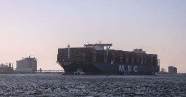 ميناء دمياط يستقبل سفينة الحاويات العملاقة MSC AMELIA