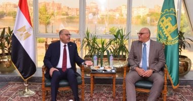 وزير العمل: تكريم عامل مزلقان بنى سويف وصرف مكافأة 50 ألف جنيه وزير العمل