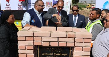 محافظ سوهاج يضع حجر الأساس لمشروع صرف الصحي أولاد عزاز  بتكلفة 378 مليون جنيه