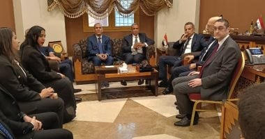 وزير الخارجية يتفقد مقر القنصلية العامة المصرية في جدة جانب من زيارة الوزير للقنصلية المصرية في جدة