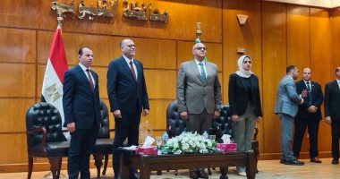 وزير العمل ومحافظ القليوبية