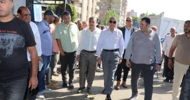 محافظ القاهرة يوجه بإزالة السلاسل الحديدية المستخدمة لحجز أماكن انتظار السيارات جولة محافظ القاهرة