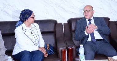 رئيس جامعة سوهاج ورئيس معهد تكنولوجيا المعلومات يبحثان طرح برامج تدريبية