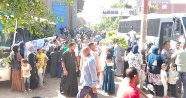 أهالى شهيدات كفر السنابسة فى المنوفية يتوجهون لأداء العمرة 