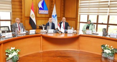 محافظ كفر الشيخ يشارك في اجتماع مجلس الجامعة ويستعرض ...
