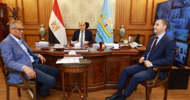 محافظ كفر الشيخ يلتقى بأعضاء مجلسى النواب والشيوخ لحل مشكلات الدوائر