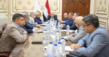 الهيئة الوطنية للصحافة تناقش الخطة القومية لتطوير المحتوى الإعلامى جانب من الاجتماع