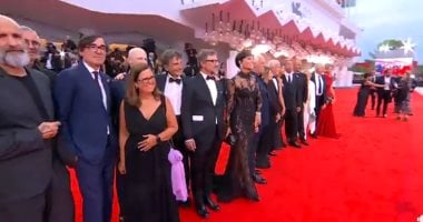 جوليا روبرتس وجورج كلونى أبرز الحاضرين فى افتتاح مهرجان فينيسيا السينمائى.. صور السجادة الحمراء لمهرجان فينيسيا السينمائي