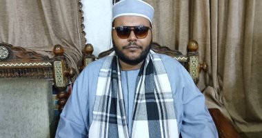 صوت أبهر لجنة التحكيم والحضور.. مصطفى كفيف بمسابقة دولة التلاوة بقنا.. فيديو