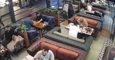 مقتل رئيس نادى علم داغ التركى برصاصة فى الرأس داخل مطعم بإسطنبول.. فيديو اغتيال رئيس ناد رياضى تركى