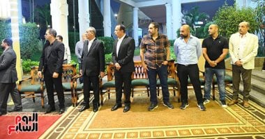 أشرف زكى ومجدى أبو عميرة ومحمد ياسين وأحمد صيام فى عزاء المنتج طارق صيام عزاء المنتج طارق صيام