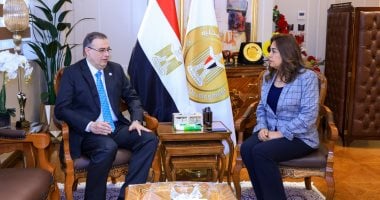 وزيرة التنمية المحلية تبحث مع رئيس الجهاز المركزي للتنظيم والإدارة مجالات التعاون المشتركة