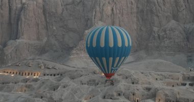 سماء الأقصر تشهد تحليق 77 رحلة بالون طائر فى يومين تقل 1900 سائح من حول العالم