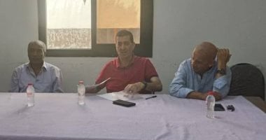 نقيب الصناعات الهندسية يجتمع مع عمال شركة النحاس المصرية لبحث الترقيات والعلاوات المتأخرة