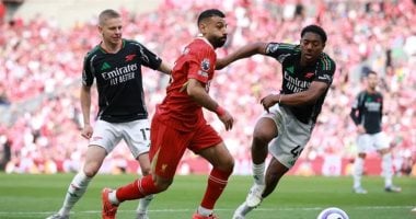 ليفربول يسعى لإيقاف صحوة أرسنال فى قمة نارية بالدوري الإنجليزي اليوم محمد صلاح في مباراة سابقة بين ليفربول وأرسنال