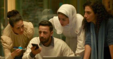 براد بيت وخواكين يدعمان "هند رجب" بفينسيا.. الشناوى: وحشية نتنياهو دفعت نجوم هوليود لكسر حاجز الصمت.. عصام زكريا: ما حدث هو السبيل لقلب معادلة الصراع العربى الإسرائيلى.. وباسم صادق يؤكد: يضرب الزيف الصهيونى فيلم صوت هند رجب