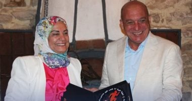 الاتحاد العربي للقوي يكرم مجدة الخواجة