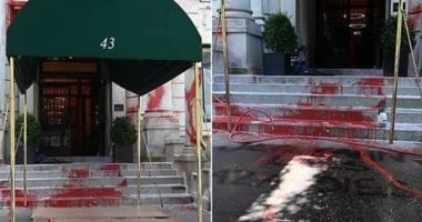 غزة تموت.. نشطاء يسكبون طلاء أحمر أمام منزل رئيس تحرير نيويورك تايمز طلاء أحمر