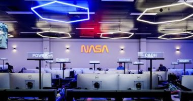غرفة تحكم أوريون التابعة لناسا تستعد لمهمة أرتميس 2 القمرية