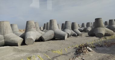 حواجز الأمواج مشروع ضخم يستهدف إنشاء ميناء الإسكندرية الكبير.. يوفر بيئة هادئة بالموانئ ويعتمد عليه إنشاء ميناء الماكس الجديد.. وتنفيذ 7 كم حواجز بتكلفة 6 مليارات جنيه للتمكين من إنشاء محطات وأرصفة جديدة.. صور حواجز الأمواج مشروع ضخم يستهدف إنشاء ميناء الإسكندرية الكبير