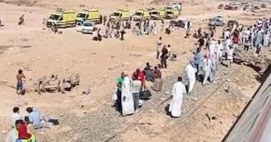 وزيرة التنمية المحلية تتابع مع محافظ مطروح حادث انقلاب عربات القطار