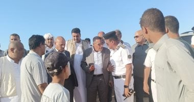 محافظ مطروح يتفقد موقع حادث انقلاب القطار ويشكر أهالي المنطقة لجهودهم محافظ مطروح يتفقد موقع حادث انقلاب القطار