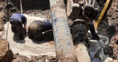الدفع بـ5 فناطيس مياه لتغطية احتياجات الأهالى بعد كسر خط الشرب الرئيسى بإدفو