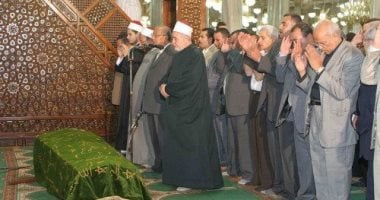 نجيب محفوظ.. كيف ظلموه بـ"جنازة رسمية"؟