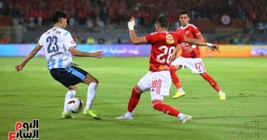 الأهلى يسقط فى فخ الهزيمة أمام بيراميدز بثنائية.. السماوى يلقن الأحمر خسارته الأولى بالدورى مع ريبيرو.. أبناء التتش يبتعدون عن المنافسة.. مصير المدرب الإسبانى على المحك فى قلعة الجزيرة.. والجماهير تطالب بإقالته