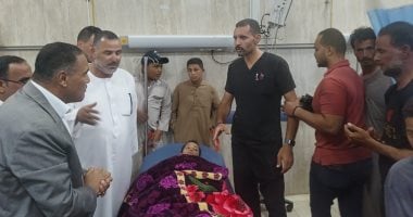 محافظ مطروح يطمئن على حالة مصابى حادث القطار ويوجه بتقديم الرعاية لهم