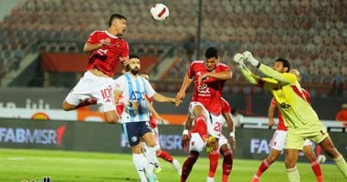 الأهلى يسقط فى فخ الهزيمة أمام بيراميدز بثنائية.. السماوى يلقن الأحمر خسارته الأولى بالدورى مع ريبيرو.. أبناء التتش يبتعدون عن المنافسة.. مصير المدرب الإسبانى على المحك فى قلعة الجزيرة.. والجماهير تطالب بإقالته الأهلي وبيراميدز