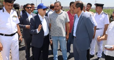 محافظ كفر الشيخ يتفقد أعمال رصف طريق روينة بطول 1.5 كم ضمن الخطة الاستثمارية