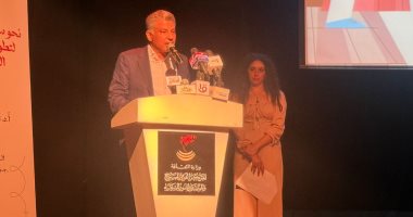 عادل حسان: قدمنا لوزير الثقافة مشروعا متكاملا لمهرجان قومى للمسرح المدرسى