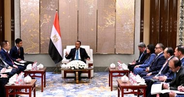 رئيس الوزراء يلتقى رئيس مجلس إدارة شركة "تيدا" الصينية القابضة خلال اللقاء